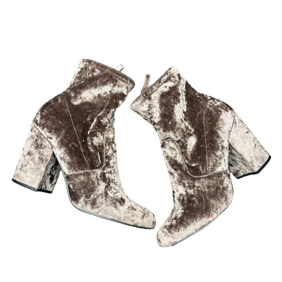 Steve Madden Gaze Crush velvet ankle booties size 9.5 ankle boot 4” heel - Picture 10 of 16